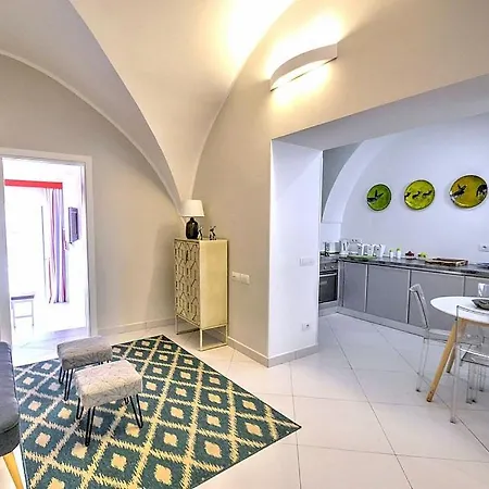 Sleeps 4 Air Con Wifi *